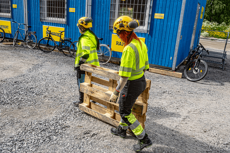 Rakennusapulainen Kokkolaan image