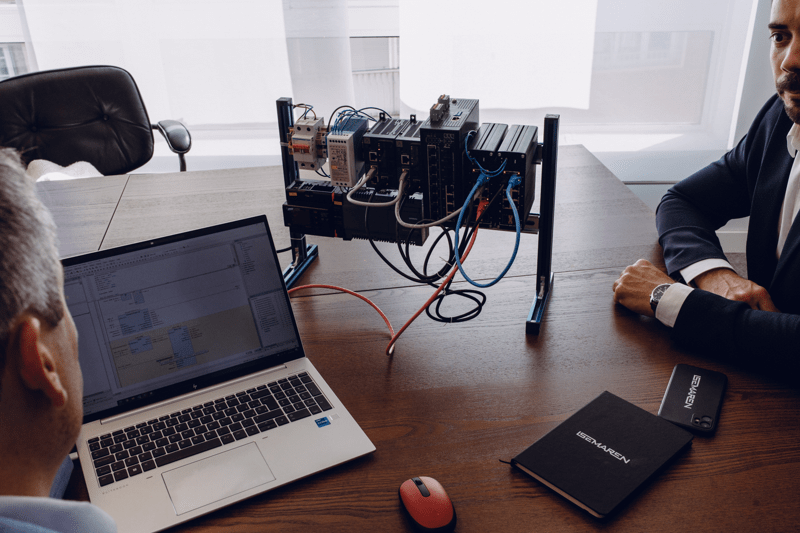 Técnico de Puesta en Marcha de PPC y Comunicaciones image