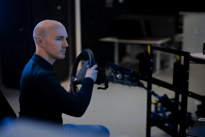 Thesis - Vehicle on-board wireless communication study image