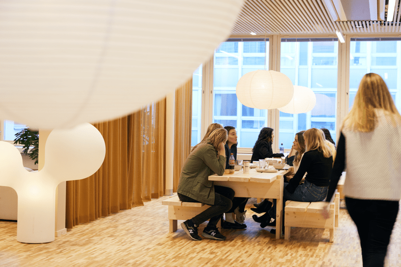 Paid Social Specialist interim image