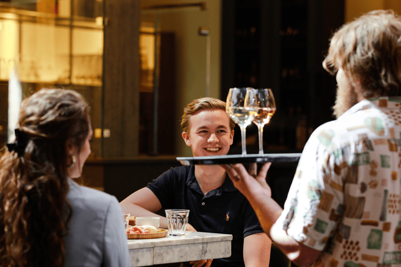 Medewerker Horeca image