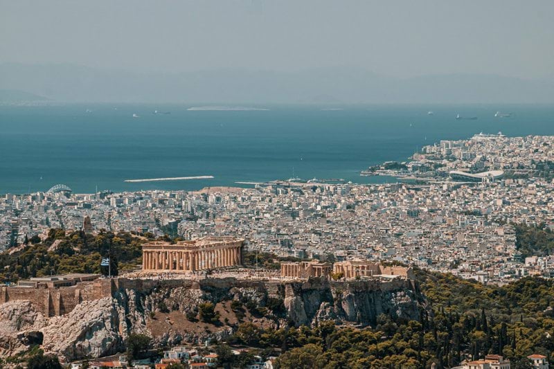 Jobba med kundtjänst för välkända varumärken i Greklands huvudstad Aten image
