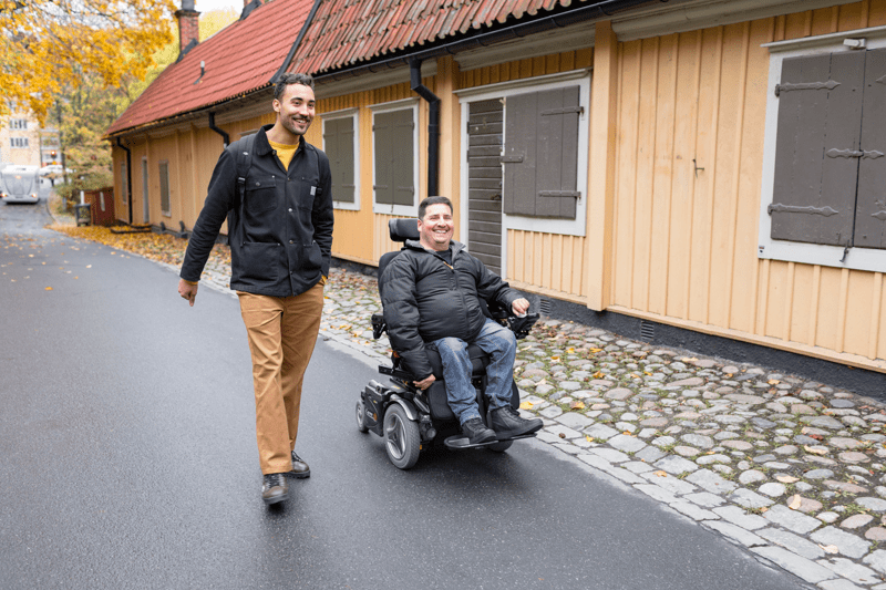 Personlig assistent till pojke i Örebro image