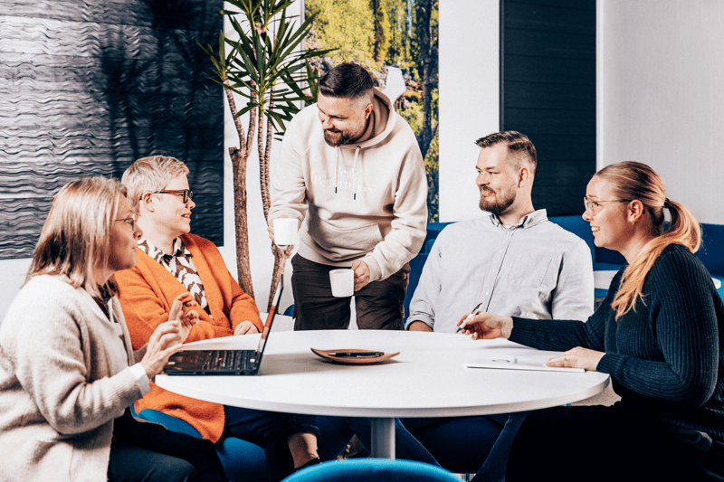 Kesätyöntekijä: sopimuskäsittelijä image