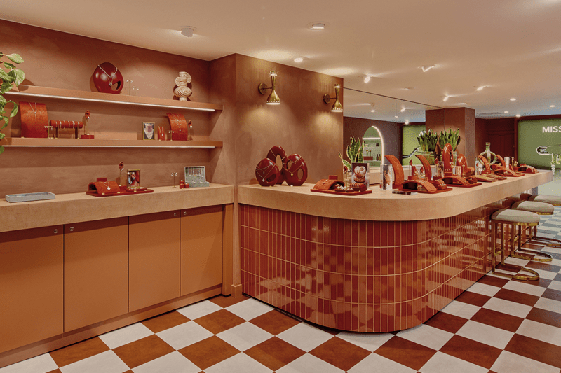 Mobile Team Leader (Luxury Retail) image