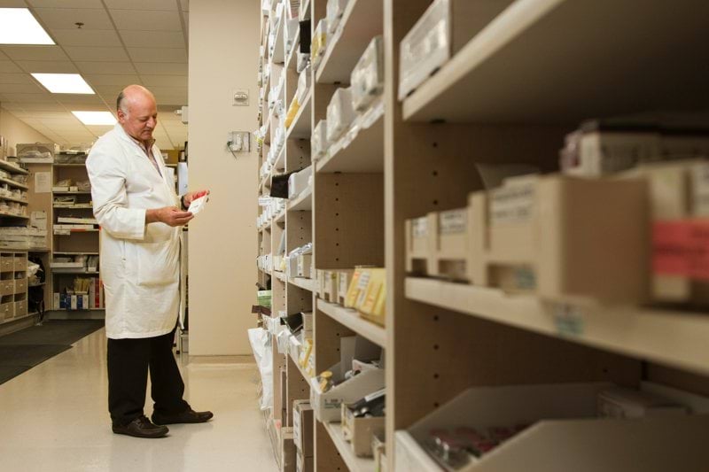 Pharmacien ou pharmacienne image