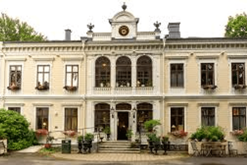 Hotellstädare image