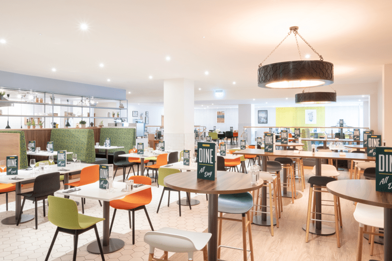 Food and Beverage Assistant image