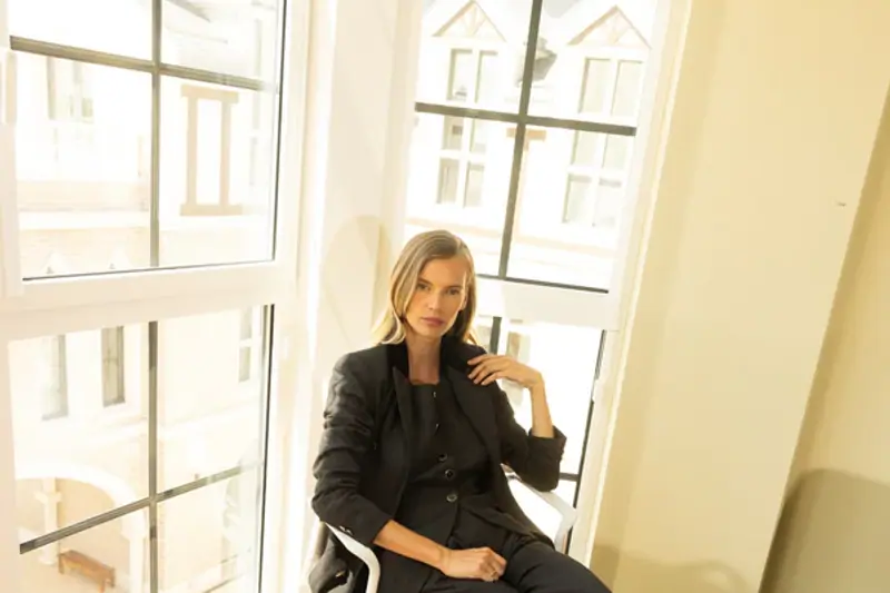 Sales Assistant image