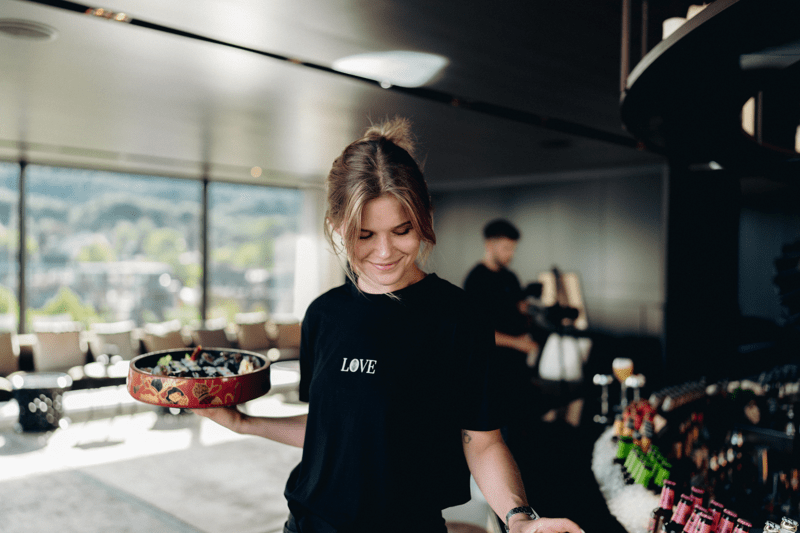 Aushilfe F&B Bereich (m/w/d) | Minijob | Einsätze für Küche, Moriki, Bar & Frühstück image