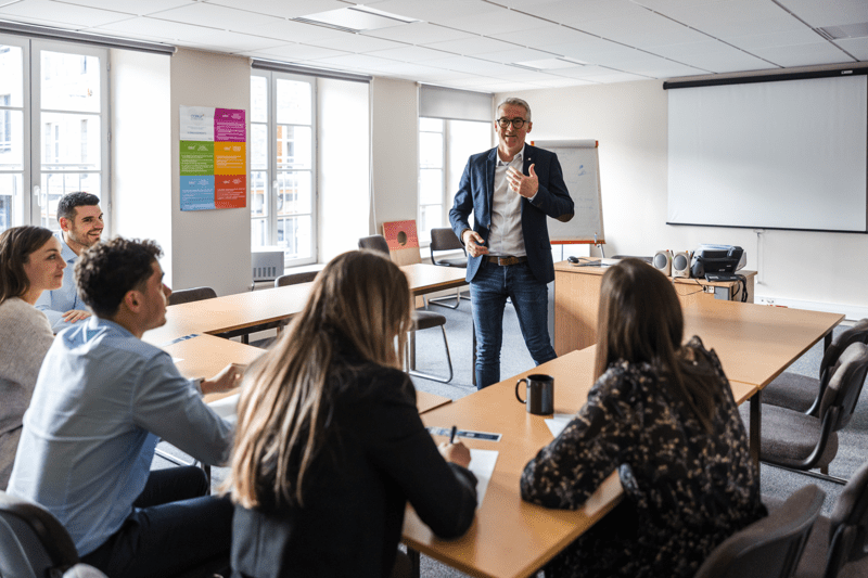 Stage dans le réseau d'agences - Assistant Clientèle H/F image