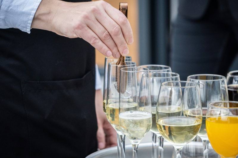 Edustustarjoilija keikkatyöhön Ouluun image