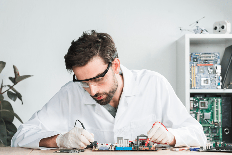 Profesional en Ingeniería Eléctrica / Electrónica SIN EXPERIENCIA image