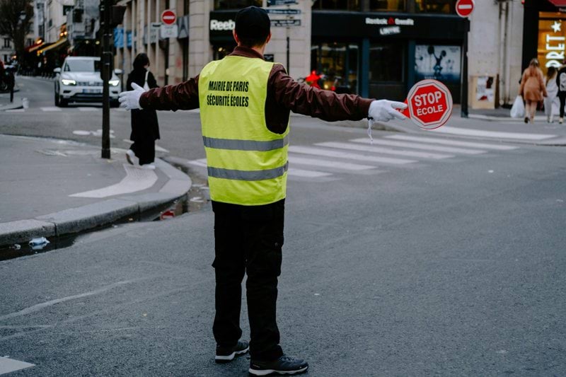 Liikenteenohjaajia image