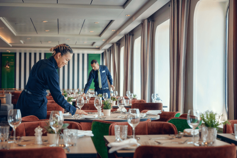 Chef de Rang auf dem Kreuzfahrtschiff (m/w/d) image
