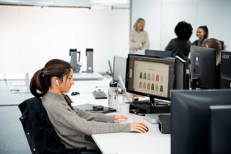 Midweight Packaging Designer image