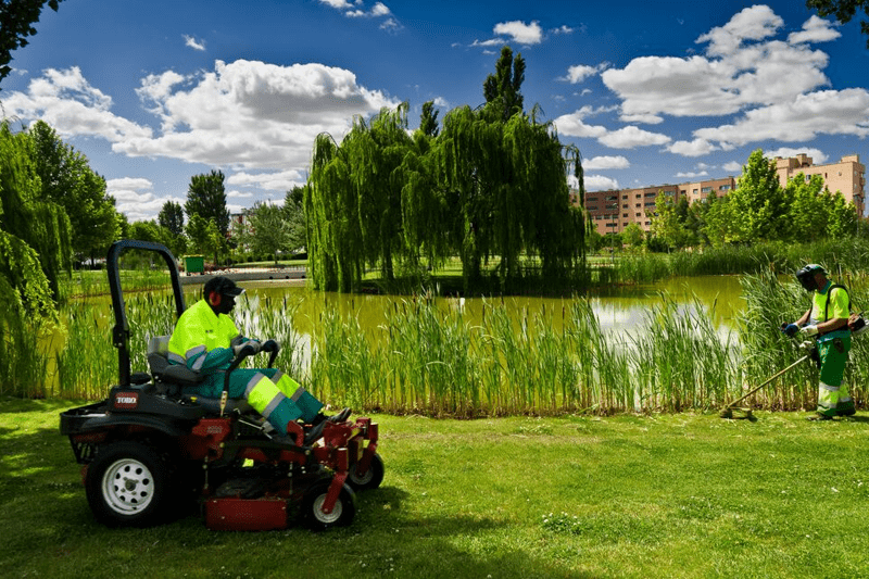 Encargado/a Jardinería image