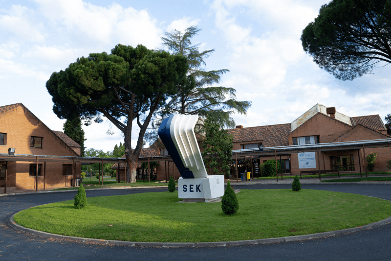 Business Management Teacher – IB DP & IB MYP image