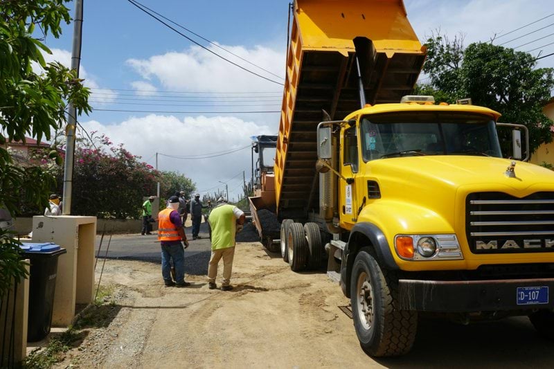 Comercial Maquinaria Construcción image