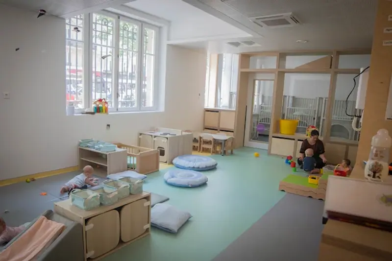 EDUCATEUR DE JEUNES ENFANTS (EJE) en crèche - H/F - CDI - La Maison Kangourou image