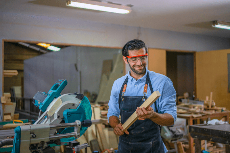 Assistants motivés en menuiserie (h/f/x) recherchés – Lancez votre carrière ! image