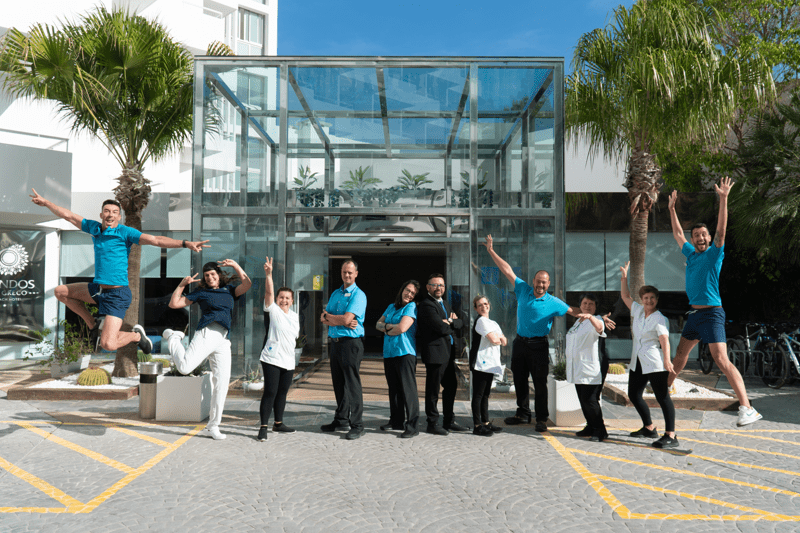 Ayudante de recepción-Hotel Sandos Griego, Torremolinos image