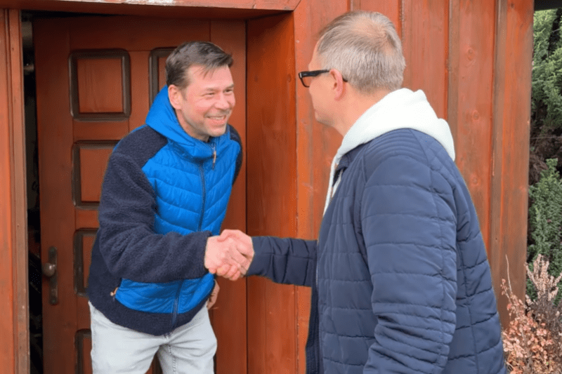 Obchodní zástupce v terénu s přidělenými klienty image
