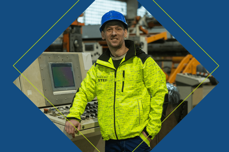 AUTOIEKRĀVĒJA VADĪTĀJS/-A image