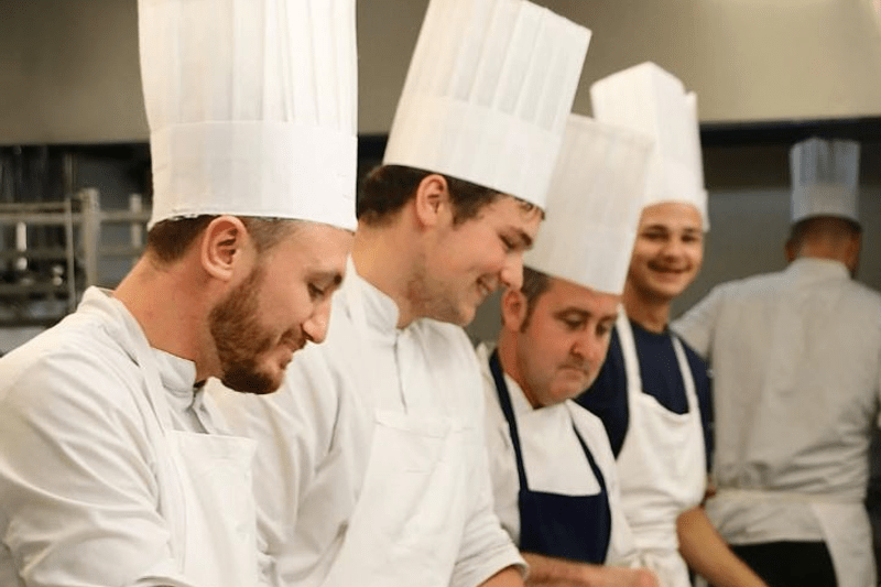 Econome (H/F) - Horaires continu - Repos le week-end image