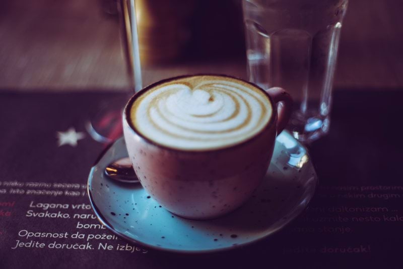 Sprudlande glatt cafébiträde med oslagbart kundfokus? Hör av dig! image