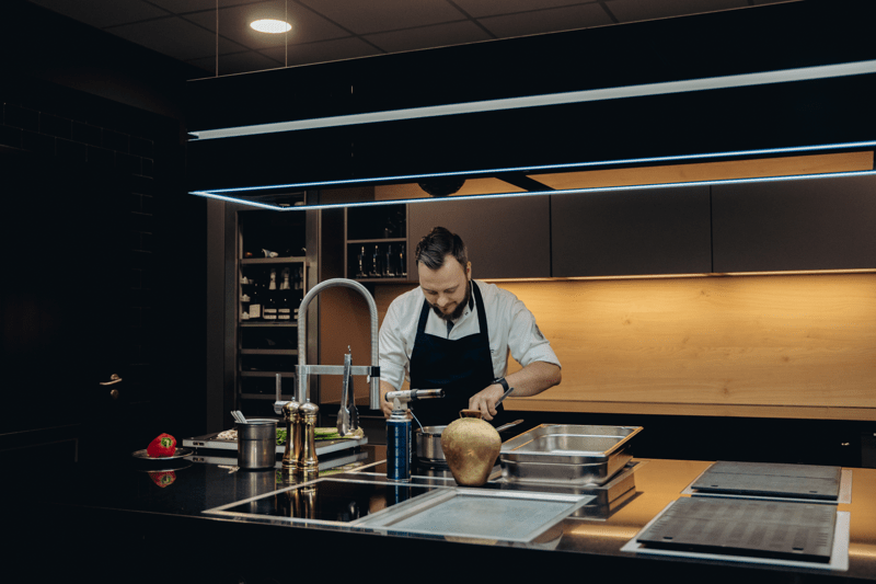 Koch (m/w/d) Dumpling Specialist – Pre-Opening image