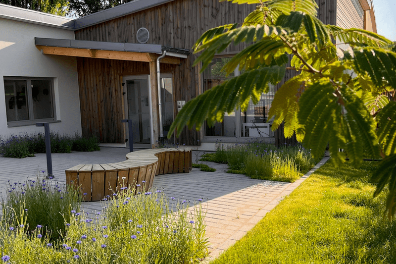 EDUCATEUR DE JEUNES ENFANTS (EJE) en crèche - H/F - La Maison Kangourou image