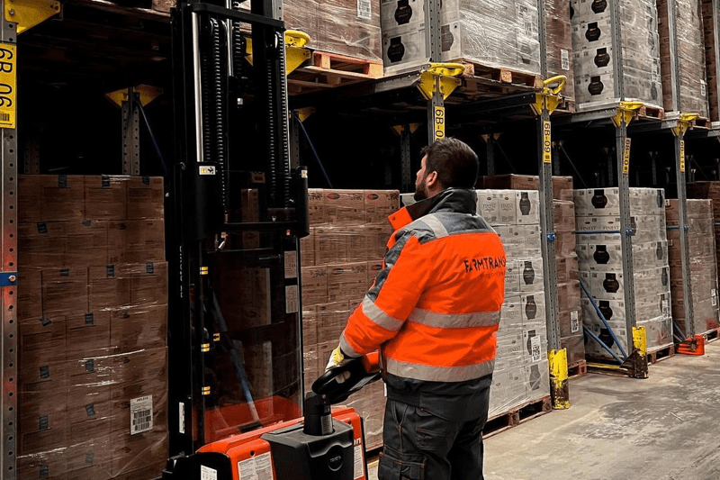 Medewerker Palletadministratie image