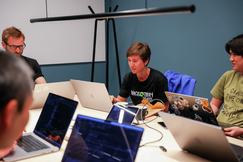 Staff Software Engineer (Tech Lead - Design System) image