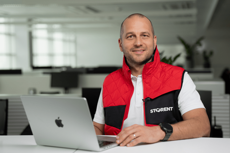 IEVIEŠANAS PROJEKTU VADĪTĀJS ar izaugsmi uz IEVIEŠANAS KOMANDAS VADĪTĀJU image