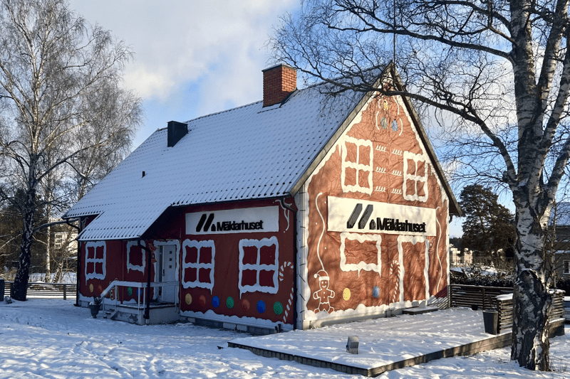 Fastighetsmäklare till Täby image