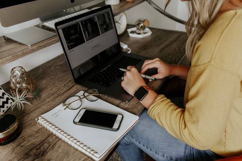 Lehrer (m/w/d) für Englisch als Fremdsprache (Home Office möglich) image