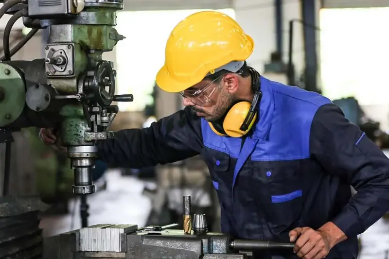 Electromecánico Industrial para radicar en España image