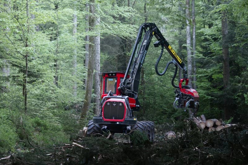 Metsäkoneenkuljettaja image
