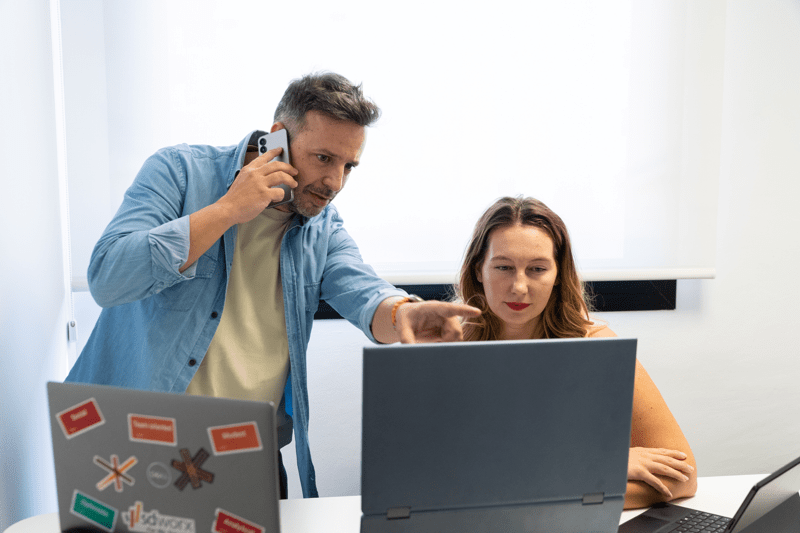 sd worx employees in office