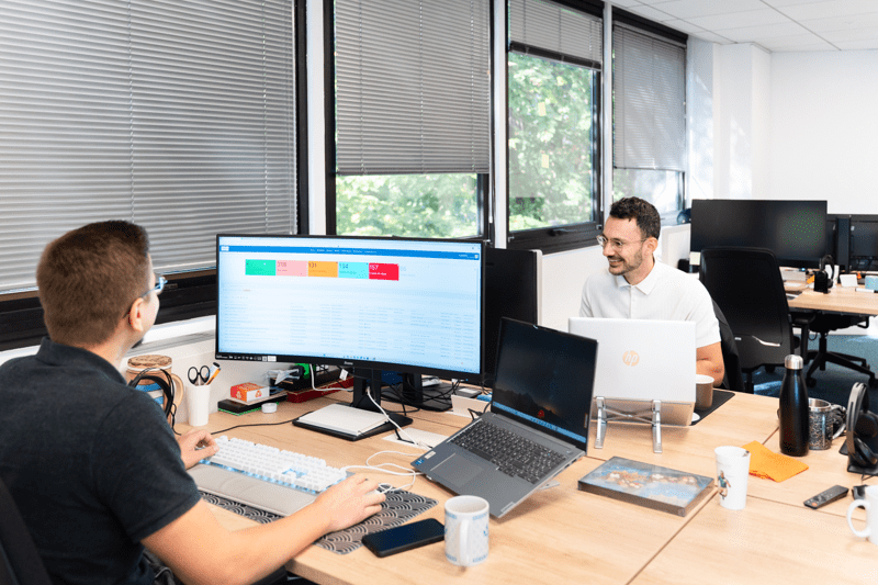 Valentin et Oleg - Service desk 