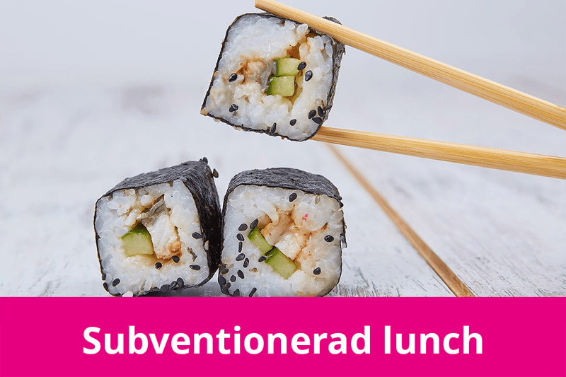 sushi på en tallrik