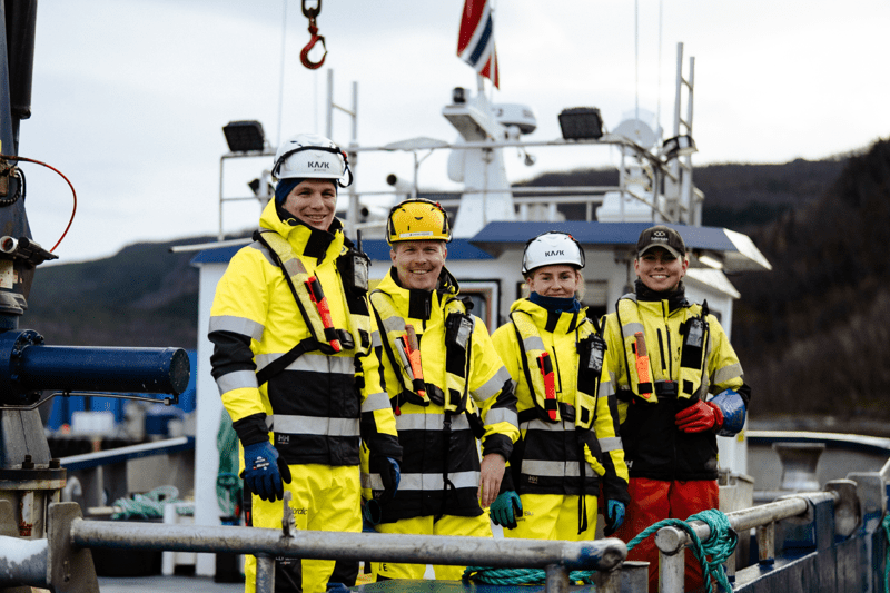 Wenberg Fiskeoppdrett - arbeidere på merdekanten