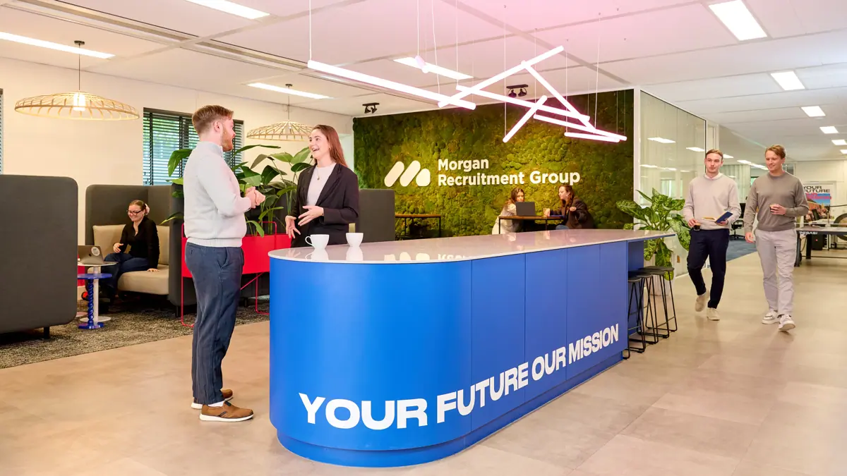 Op de afbeelding zie je het kantoor van Morgan Recruitment Group in Amsterdam waar o.a. Business Consultants, Back-office en marketing zit