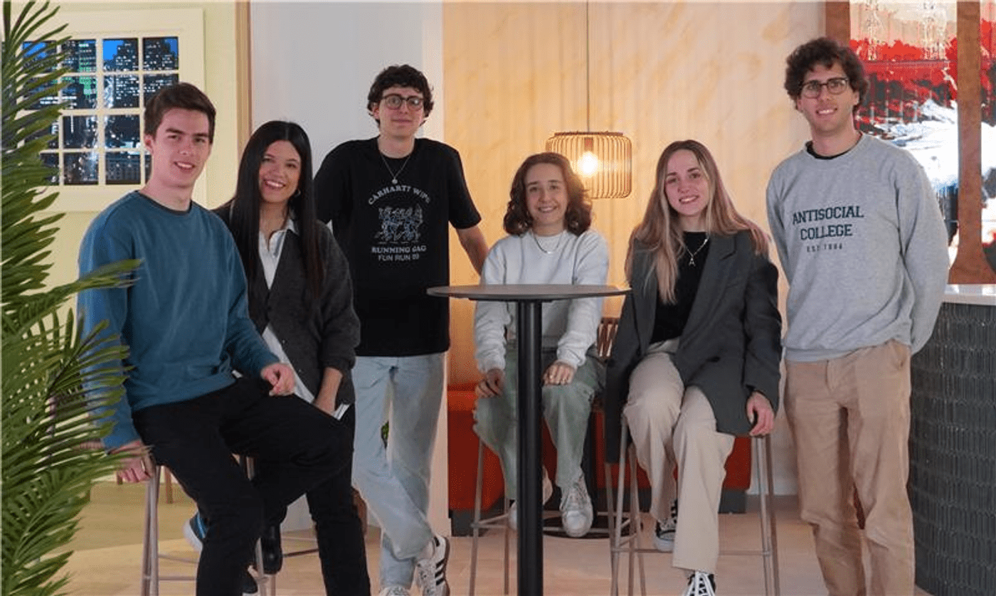 Foto de jóvenes de HMY