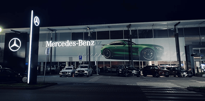 Tuhovská, Mercedes-Benz