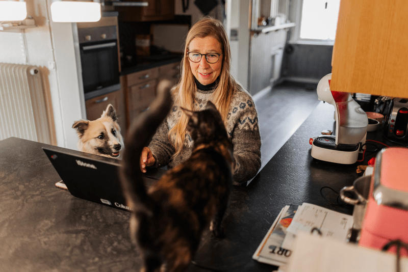 Sofie Falkman arbetar