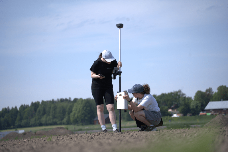 Spectrometer to measure a specific portion of the EM spectrum