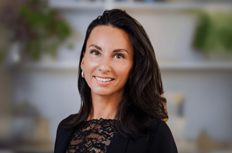 Leende kvinna